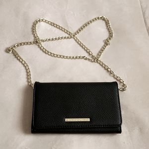 Bandolino Crossbody wallet